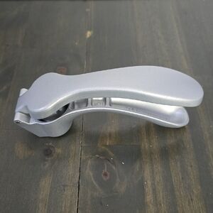 The Pampered Chef Metallic Garlic Press Tool